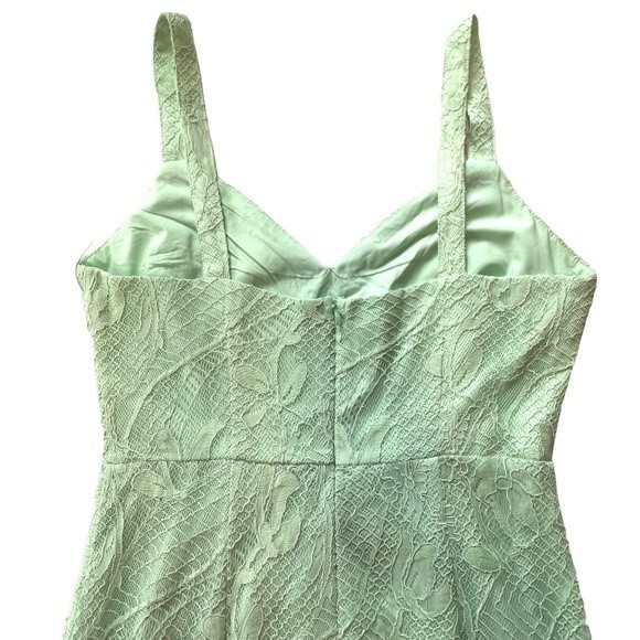 NWT Lulu's | Lace Dress Sage Green Meg Lace Tulip Hem Dress Size S - Picture 4 of 10